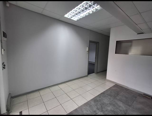 90M² OFFICE TO LET IN VINCENT